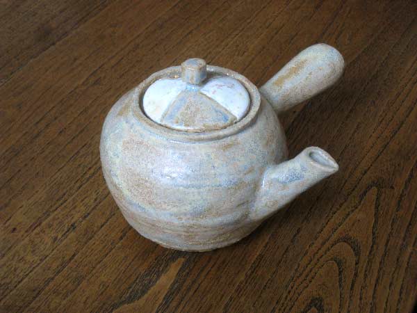 Teapot "Kazaguruma" by Arthur Poor
