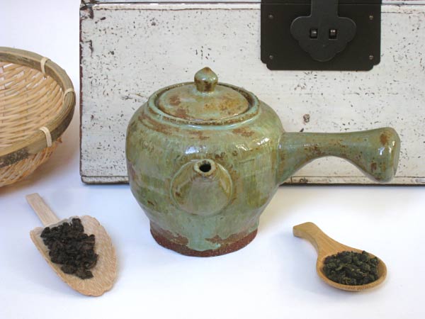 Teapot "Marimo" by Arthur Poor