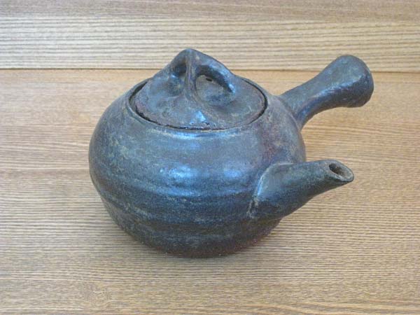Teekanne "Shizen Lava-Schwarz" von Arthur Poor
